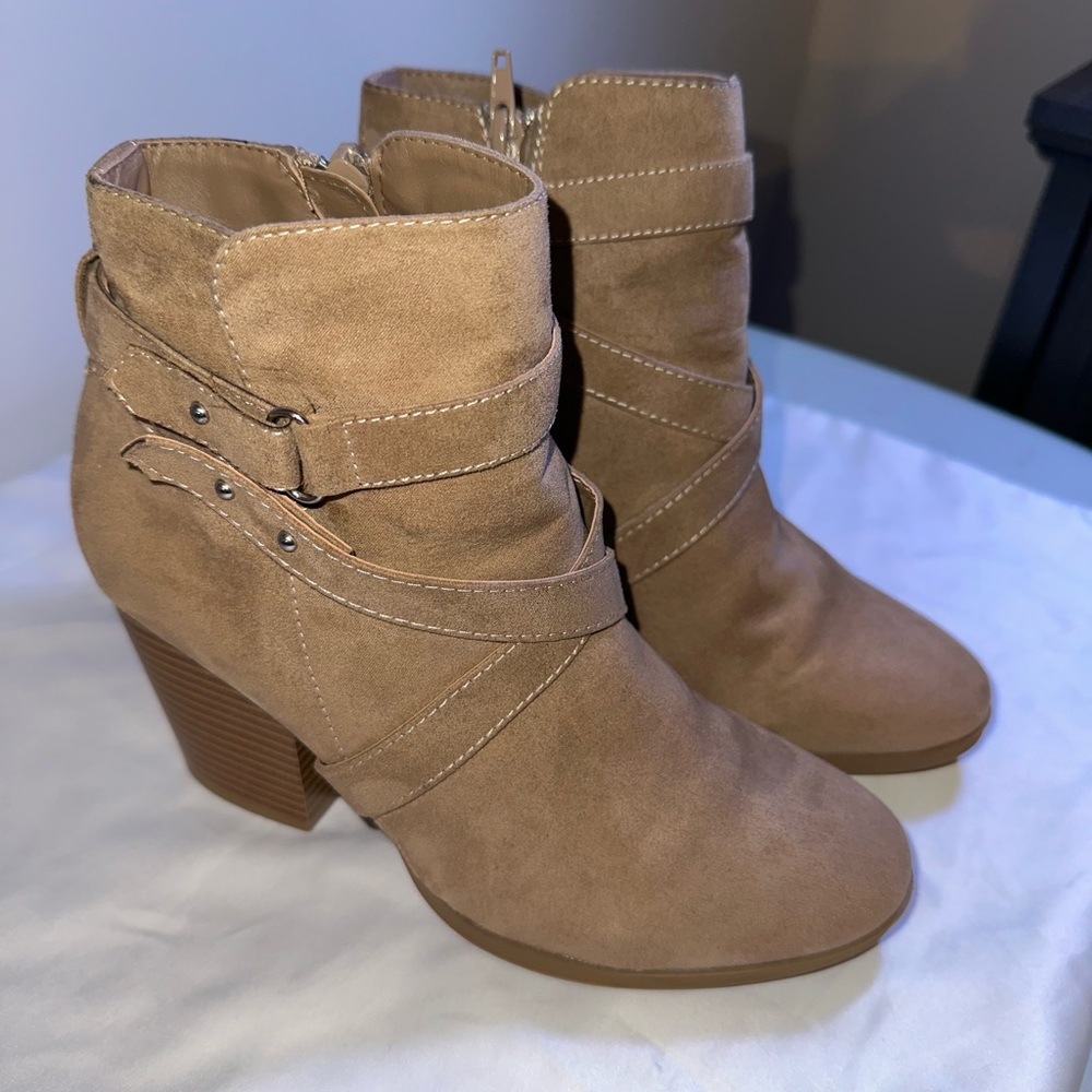 Elegant Tan Ankle Boots for Women